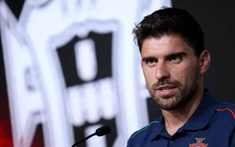 حسم الجدل.. فابريزو رومانو يكشف تحركات يونايتد وريال مدريد نحو نيفيز